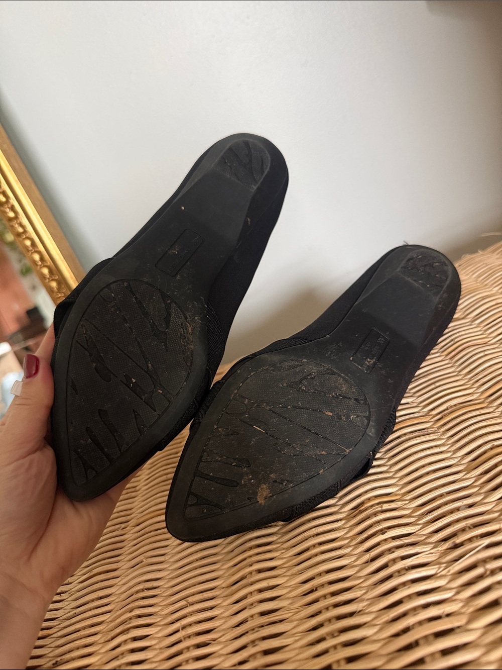 Anne Klein Black Pointed-Toe Crossover Flats - Picture 6 of 7